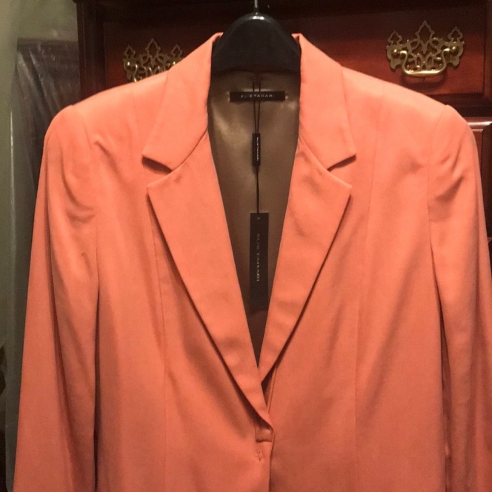 NWT-Elie Tahari-exquisite coral jacket, size 14.